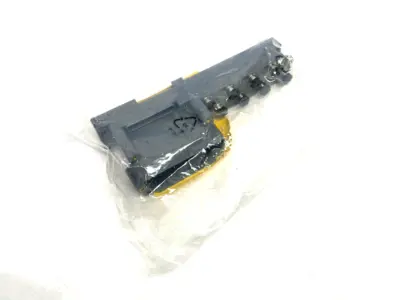 NEW TURCK BASE MODULE 8× M8 4-PIN CONNECTION 6827384