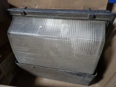 Wall Pack Light Fixture, Drop Lenses