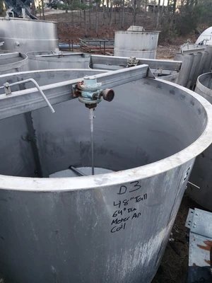 USED Stainless 600 Gallon