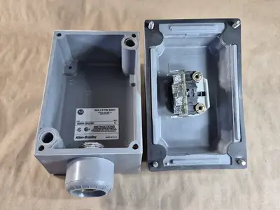 NEW ALLEN-BRADLEY 800H-2HZ4R