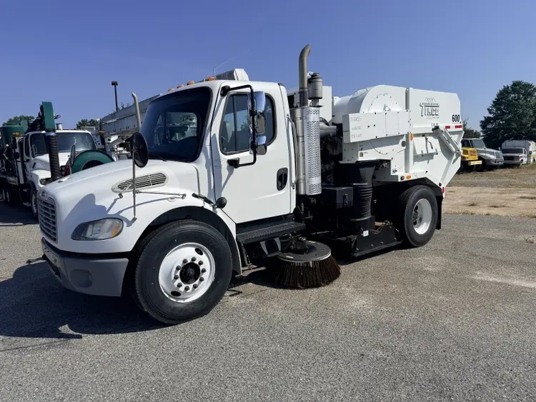 Used 2015 FREIGHTLINER BUSINESS CLASS M2 106 Reefer Trucks North Carolina US | Levan Equipment #1545581