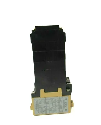 USED ALLEN BRADLEY 700-P1200A1 RELAY SER.B 700P1200A1