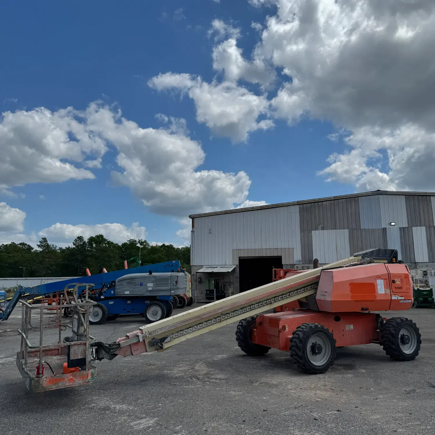 USED 2015 JLG 600S