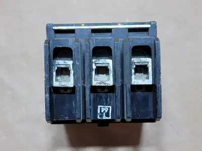 40 Amp 3 Pole 600 Volts Circuit Breaker