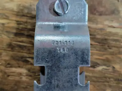 NEW THOMAS BETTS 701-113