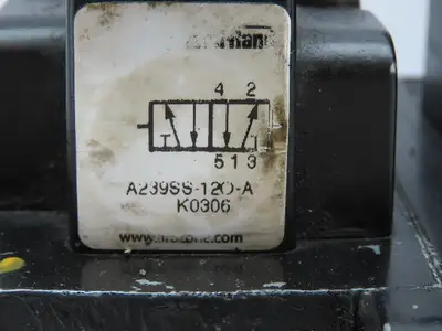 A239SS-120-A IR ARO Pneumatic Solenoid Air Control 2 Valve Manifold Block 3/8"