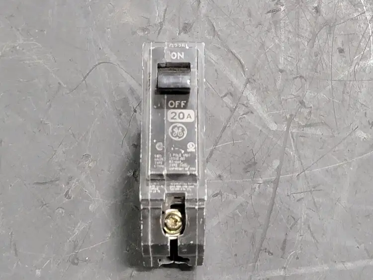 Used GENERAL ELECTRIC THQL1120 Switchgears British Columbia CA | Lenmark #241393