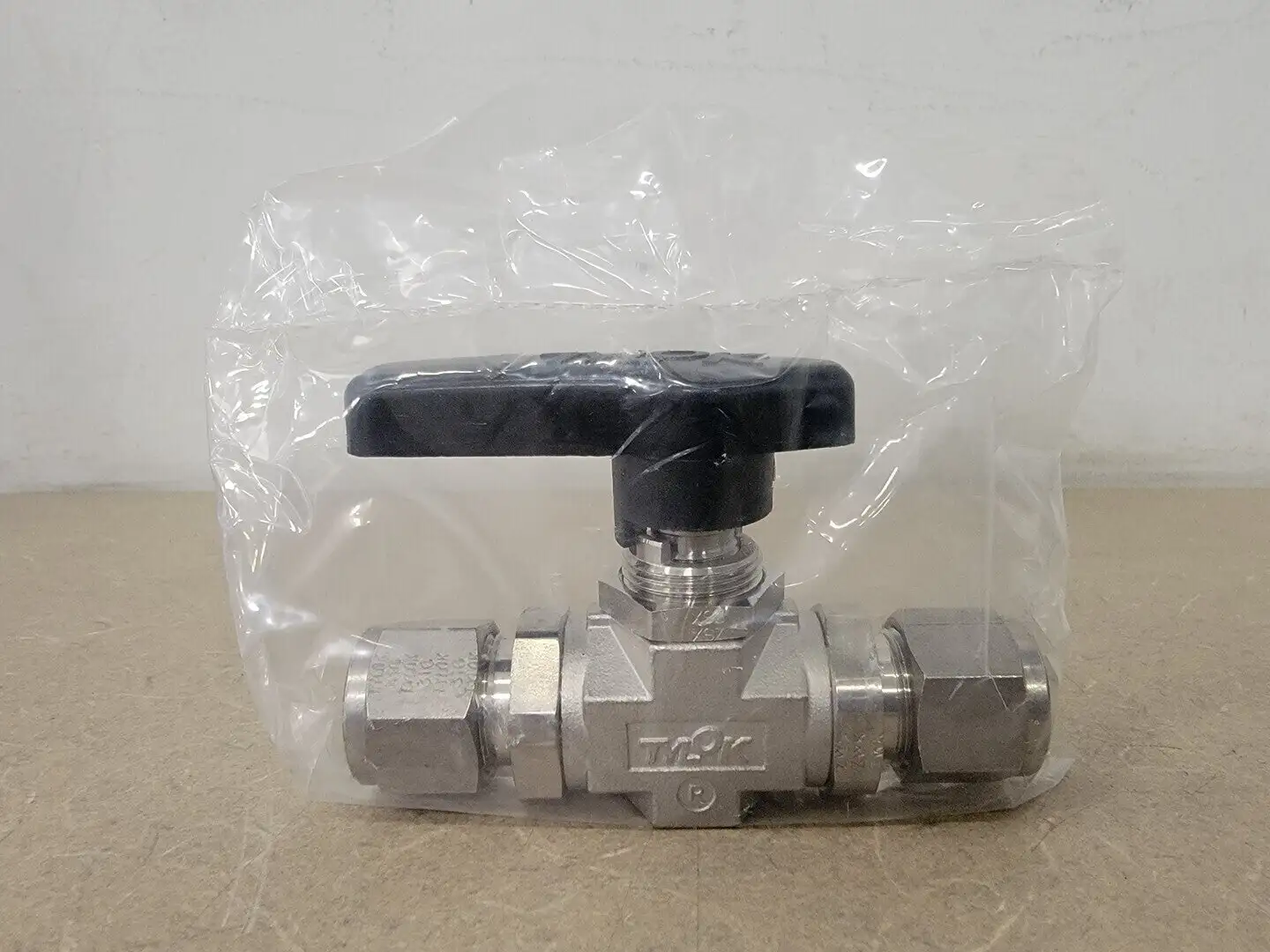 NEW TYLOK SS-6-DTT-8-8-K