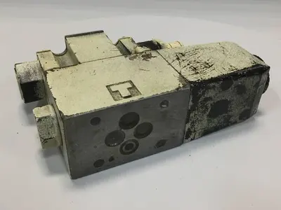 USED TOKIMEC VICKERS DG4V-3-1B-M-P7-H-7-P10-50