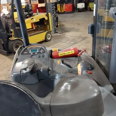USED 2016 CROWN RR5725-45