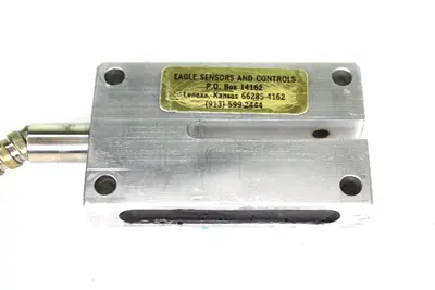 USED EAGLE SENSORS AND CONTROLS 06127815/B2-7C1