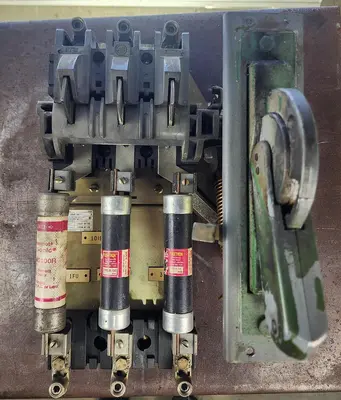 USED ALLEN-BRADLEY 1494F-NF100