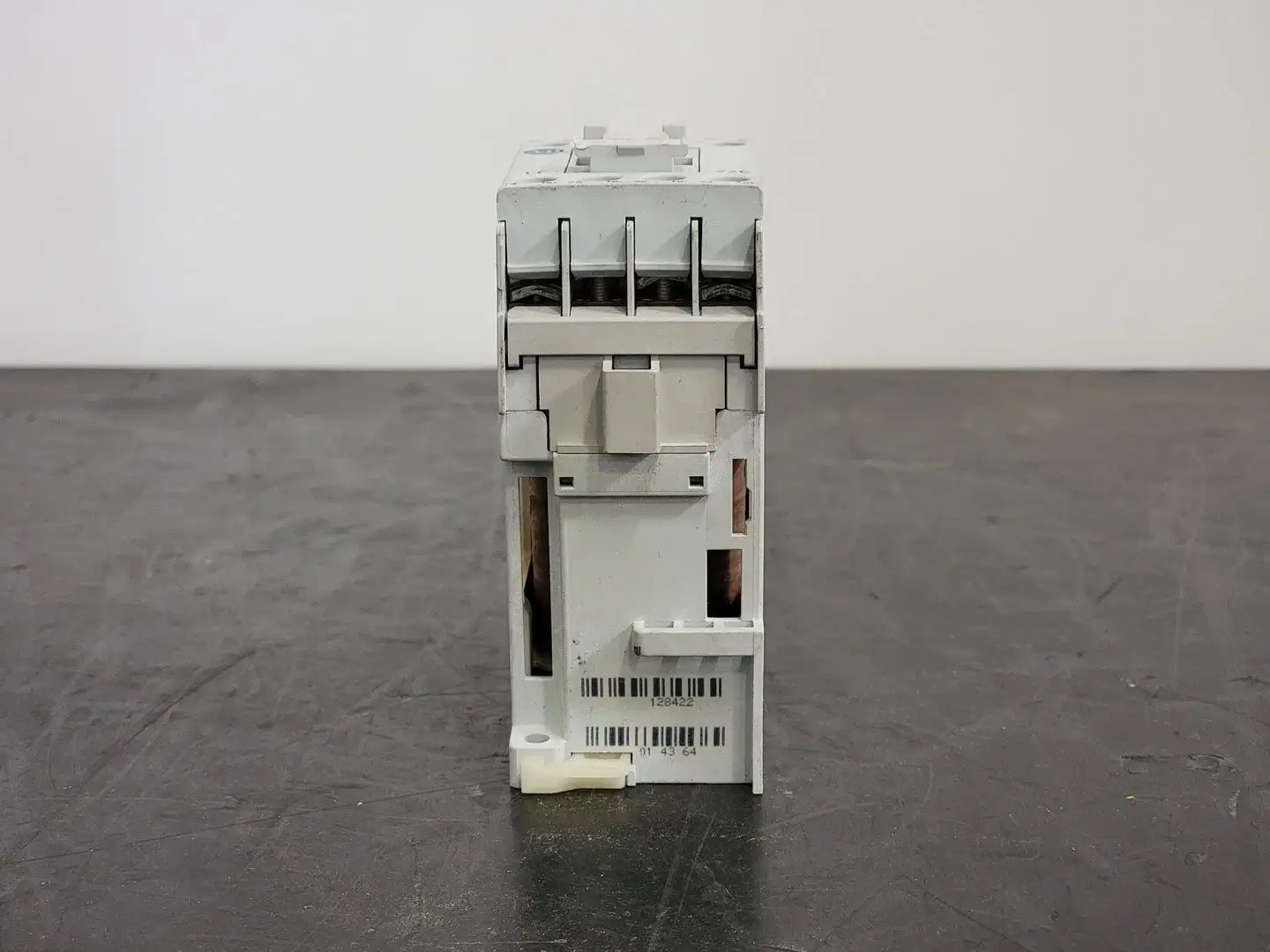 USED ALLEN-BRADLEY 700-CF220D