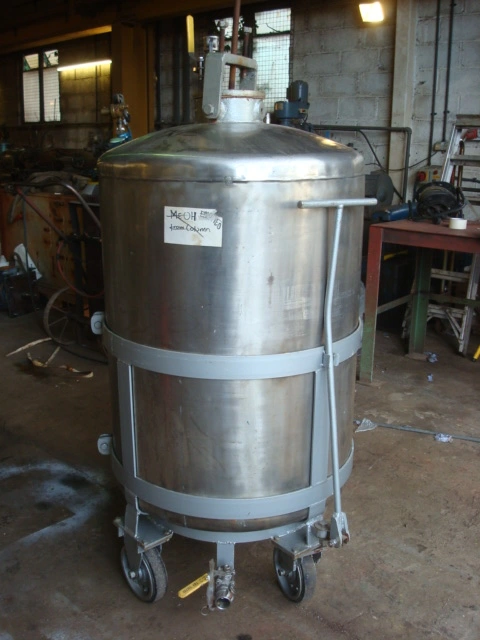 400L S/S Enclosed Tank On Castors