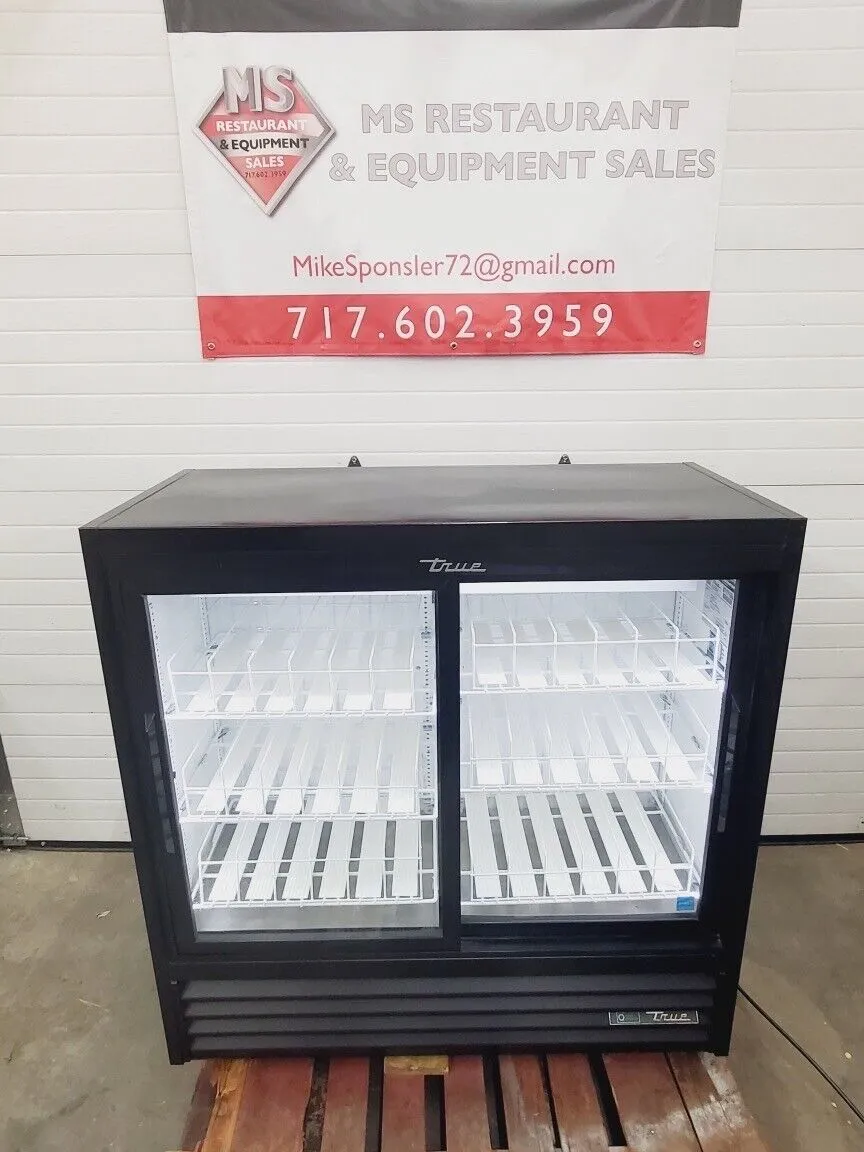 True 2019 GDM-41SL-48-HC-LD 2 Door Glass Merchandiser Tested and Working!