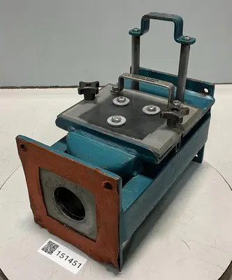 USED METAL FABRICATOR NO MODEL / NO TAG