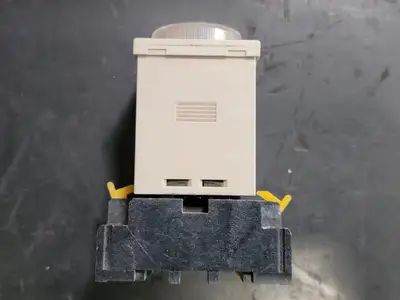 USED OMRON H3CR