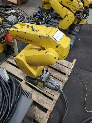 USED 2009 FANUC LR MATE 200IC