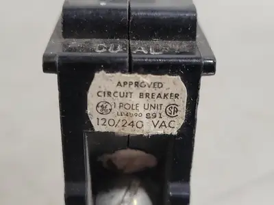 15 Amp, 1 Pole, 120/240 volts Circuit Breaker