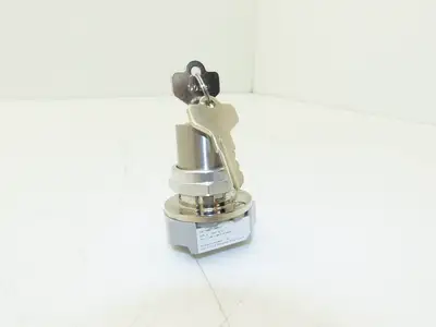 Allen Bradley 800T-J44KE7 Keyed Selector Switch 3-Position w/Key Series U