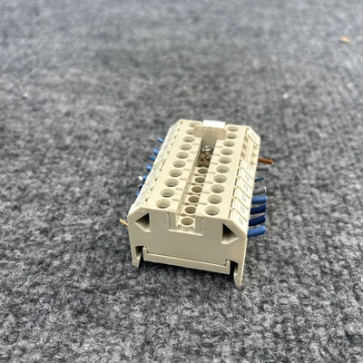 Used Siemens 8WA1 011-0DF21 Terminal Blocks California US | Davliegogo LLC #1706688