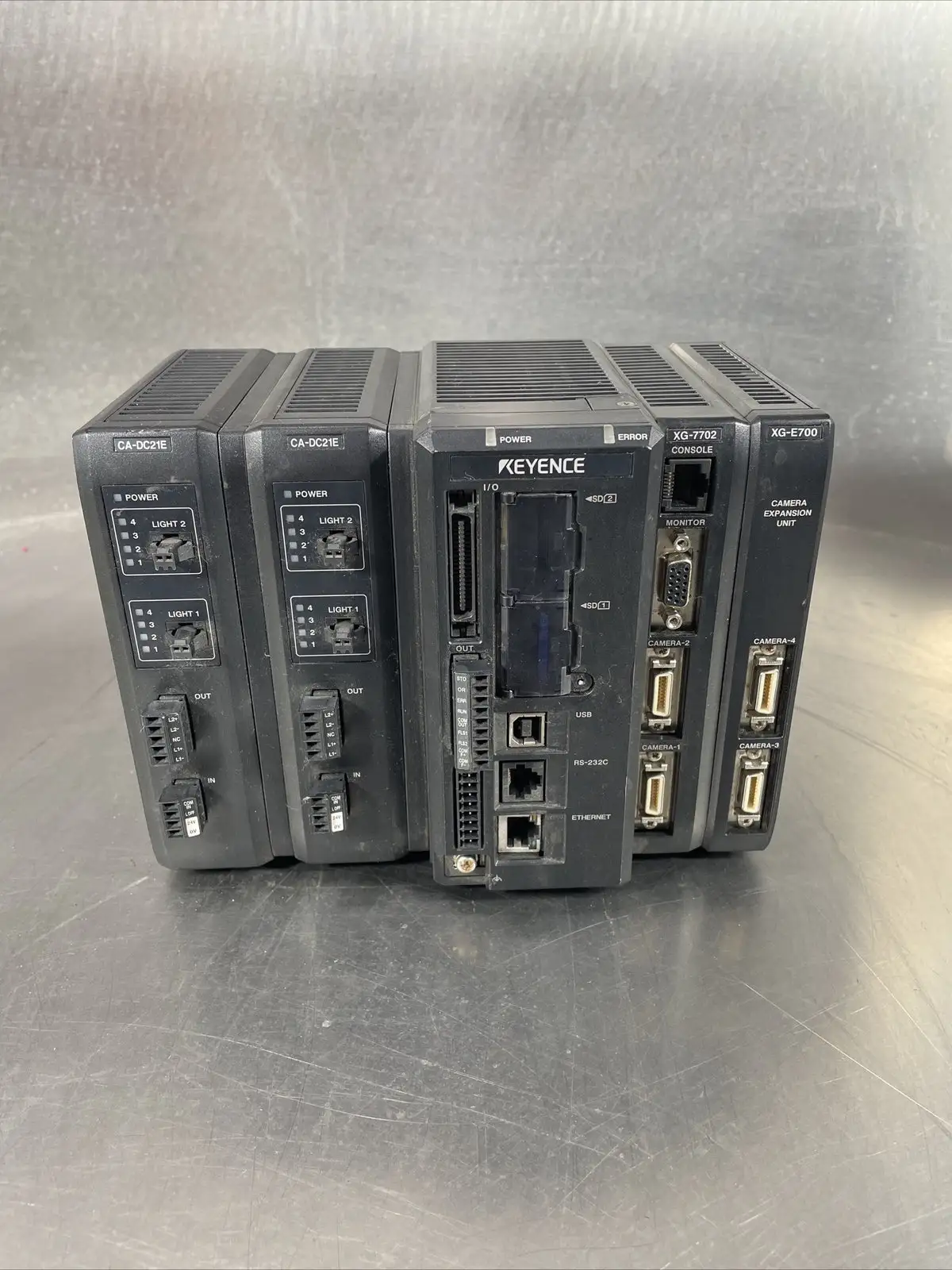 Keyence XG-7702 Multi Camera Controller XG-E700 and 2 Line Scan CA-DC21E @1D