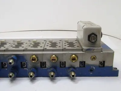 SMC VV892-04S-SUQW06BT-W1 9 Station Valve Island Manifold S/B Ports 1/2 NPT
