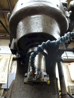 #3 KEARNEY & TRECKER MILWAUKEE MODEL #3 VERTICAL MILLING MACHINE 64" x 13" x 10 HP: YOBRO #24458