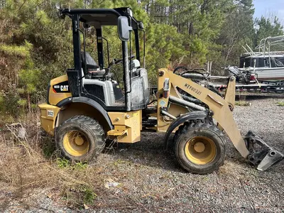 USED 2017 CAT WHEEL LOADER 903D