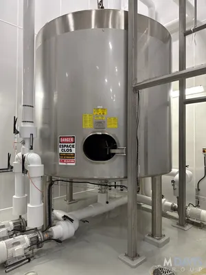 2021 INDUSTRIES D'ACIER INOXYDABLE ITEE 4,000 GALLON Pionowy zbiornik magazynowy | Perry Equipment (1)