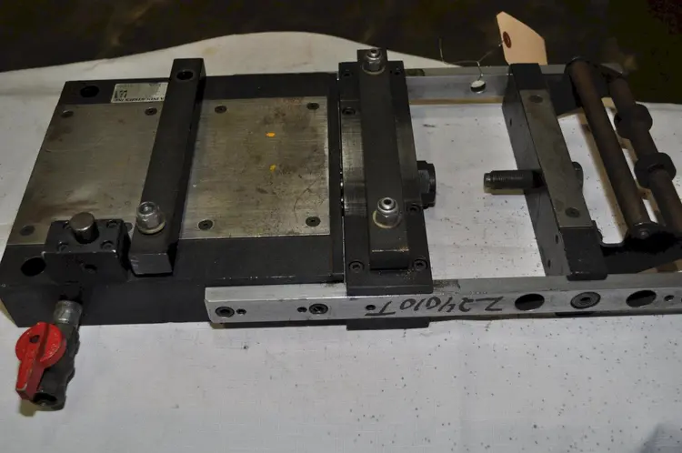 Used _UNKNOWN_ FX6 Air Feeders | D & D Industries #438137