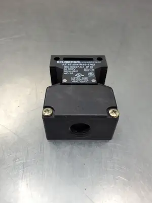 USED Schmersal AZ 15 zvrk-M16-1762 Safety Switch