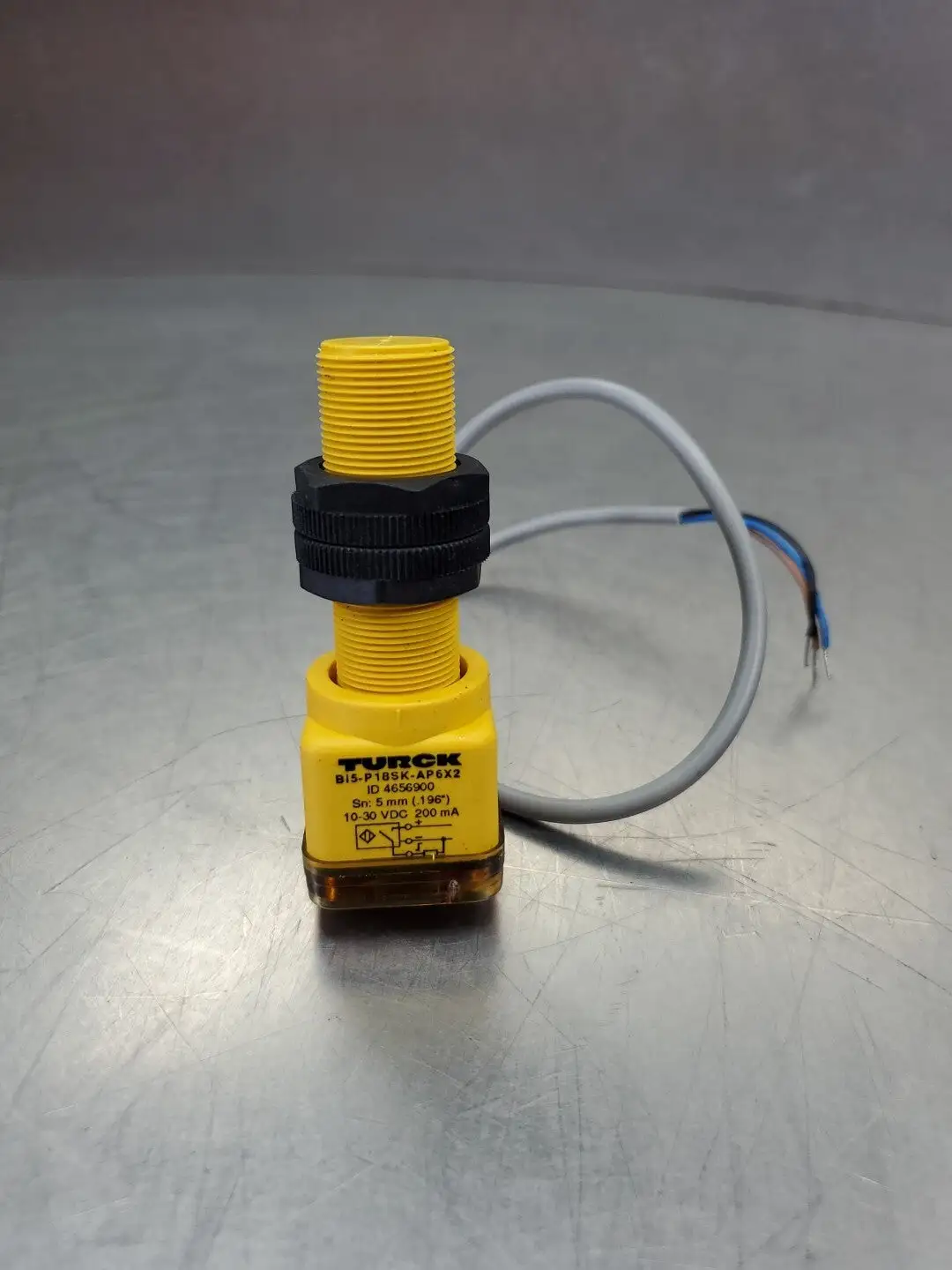 TURCK Bi5-P18SK-AP6X2 45MM 10-30VDC Sensor. 5E-1/1