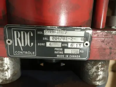 LOT OF 5 KNIFE GATE VALVES WITH PNEUMATIC ACTUATORS, RDC, FLOW CONTROL COMPONENTS