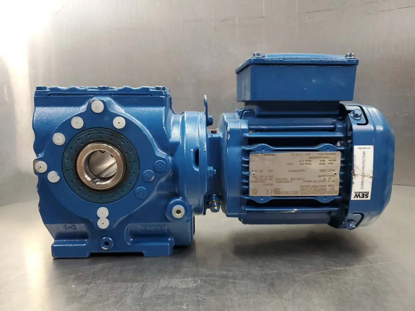 Used SEW-EURODRIVE SA47/TDRS71S4/DH 300-1800RPM .50HP 29.00RATIO GEAR MOTOR Gearmotors South Carolina US | Palmetto Automation #1159749