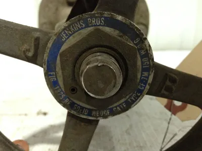 Jenkins 2-1/2″ CF7M Stainless Solid Wedge Manual Gate Valve 150WOG