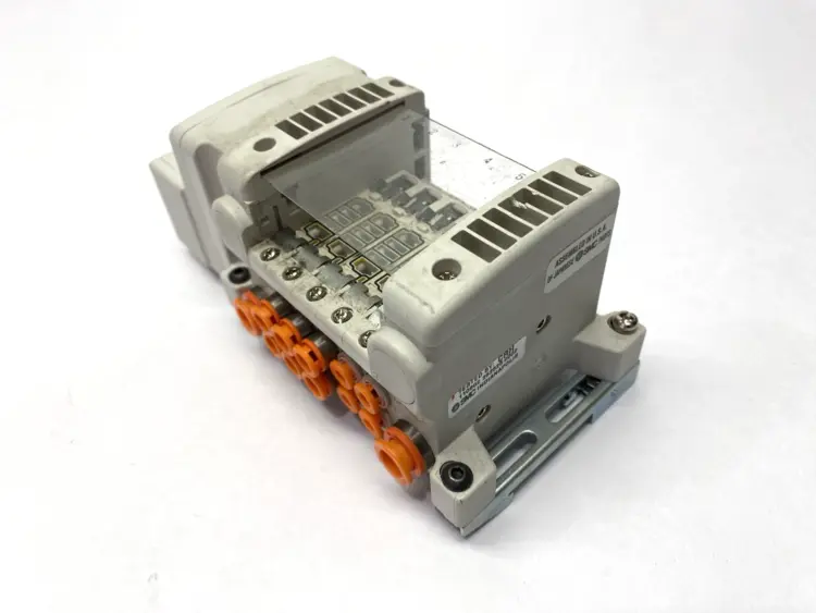 Used SMC PNEUMATIC MANIFOLD BASE MOUNTED ASSEMBLY Solenoid Valves Michigan US | Maverick Industrial Sales #1091828