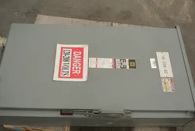 USED SQUARE D CH365R