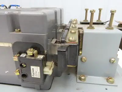 Furnas 14KF32A Contactor Motor Starter Assembly 270A 200Hp 3PH 600V No Coil