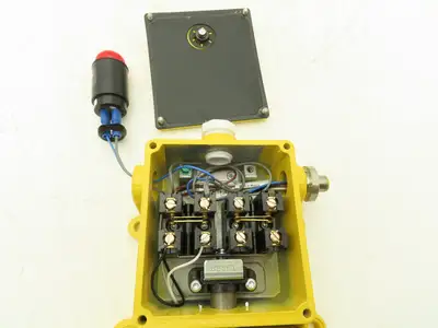 Rees 04962 Cable Pull Safety Switch E-Stop Assembly With Broken Indicator Light