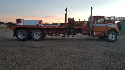 USED 1990 IHC INTERNATIONAL 4900 TANDEM AXLE OILFIELD PUMP/KILL TRUCK