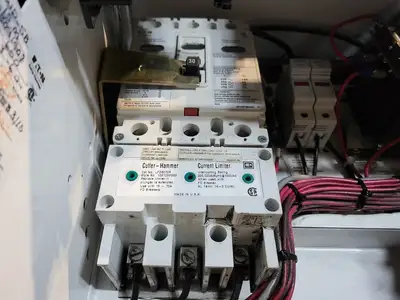Used EATON SVX015A1-5A4N1 Switchgears British Columbia CA | Lenmark #240367
