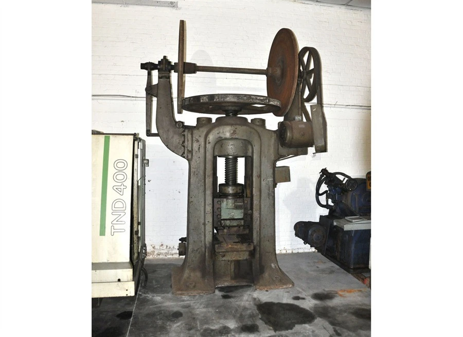 USED DUTRANOIT 200 TON