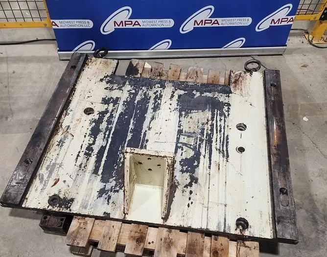 Feeder Mounting Bracket