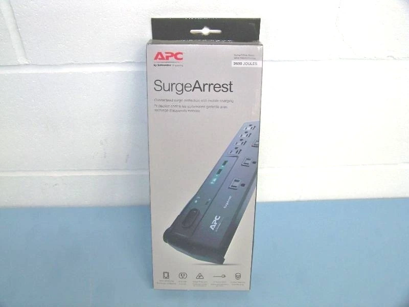 APC SurgeArrest P8U2 8-Oulet Surge Protector - NEW IN BOX