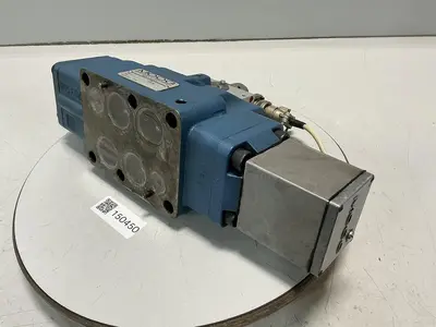 USED MOOG D663-317C
