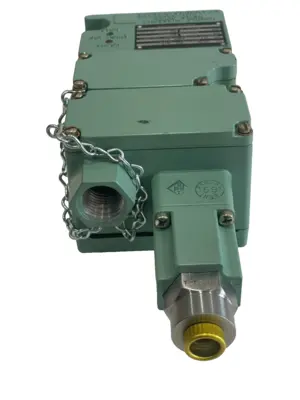 NEW BARKSDALE CONTROLS 3AG11T-12C-09 PRESSURE SWITCH 3 AMPS 115VAC 50-60HZ