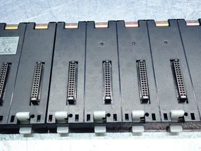 USED OMRON C200HWBC081V1