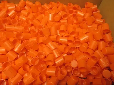 Niagara Plastics TC-63 Threaded Plastic Caps 5/8-18 Lot of 3992