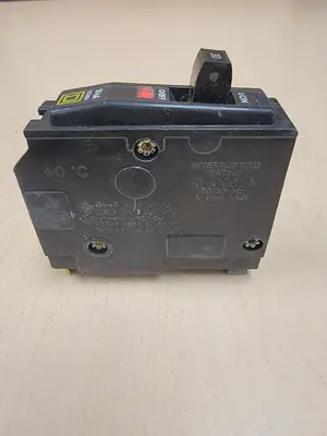 NEW SQUARE D QO130